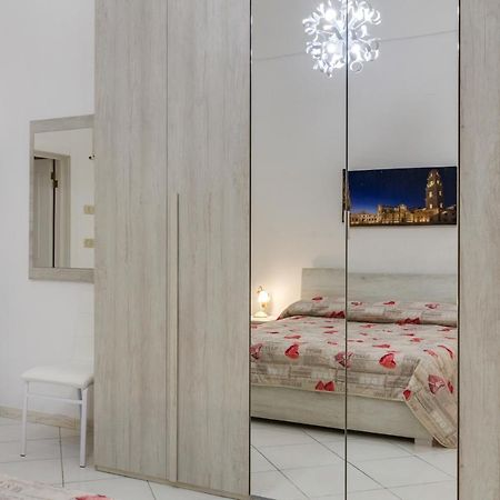 Appartamento Dimora del Delfino Curioso Lecce Esterno foto