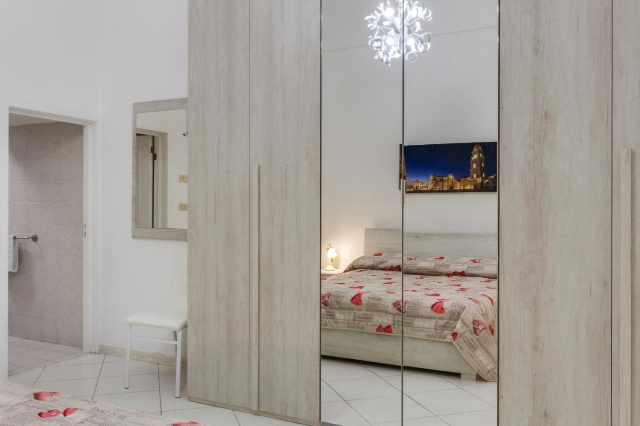 Appartamento Dimora del Delfino Curioso Lecce Esterno foto